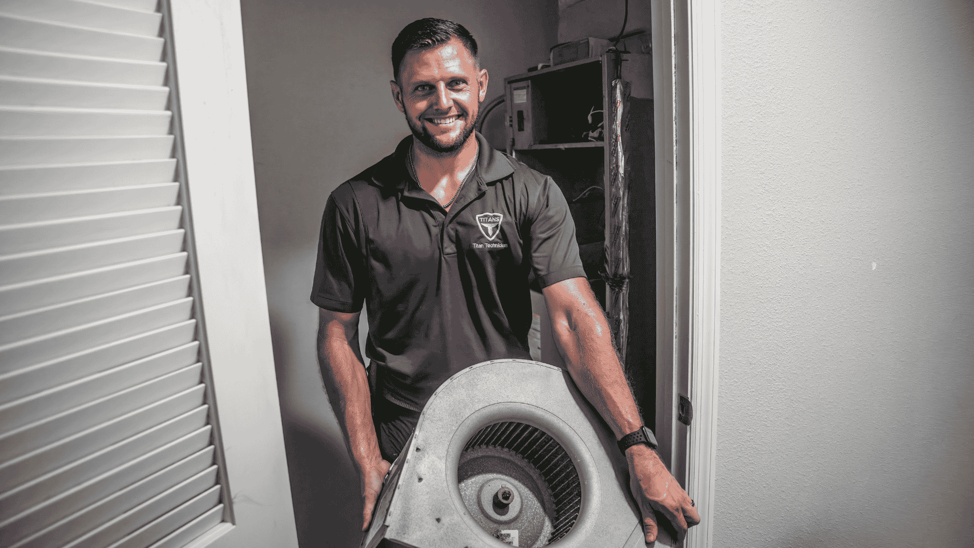 Smiling Air Titan technician illustrating the results of duct encapsulation.